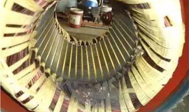 電機運行電壓不穩(wěn)定燒毀案例圖 電機運行電壓不穩(wěn)定燒毀案例圖